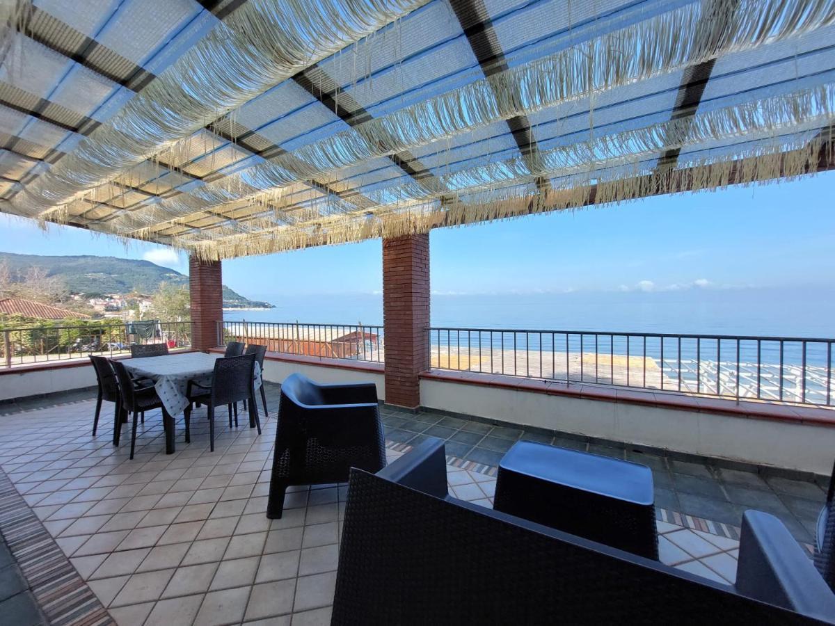 Waikiki Beach Apartments Santa Maria di Castellabate Exterior foto